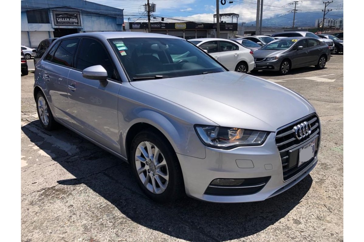 Audi A3 - HATCHBACK - COD. 388 2016