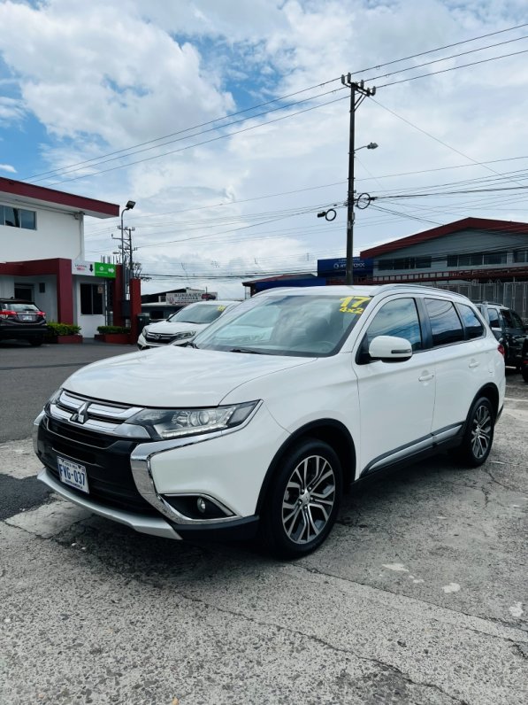 MITSUBISHI OUTLANDER 2017