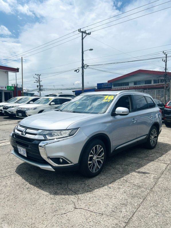 MITSUBISHI OUTLANDER 2016